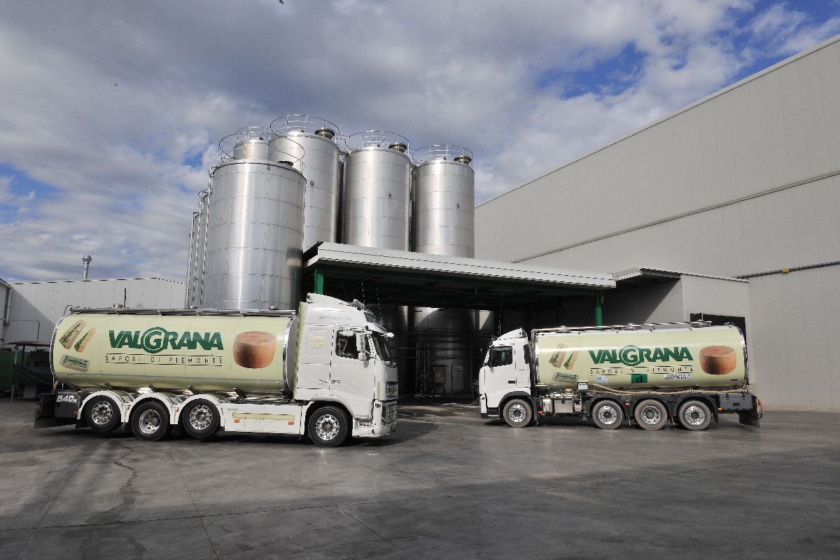 Camion trasporto latte Valgrana