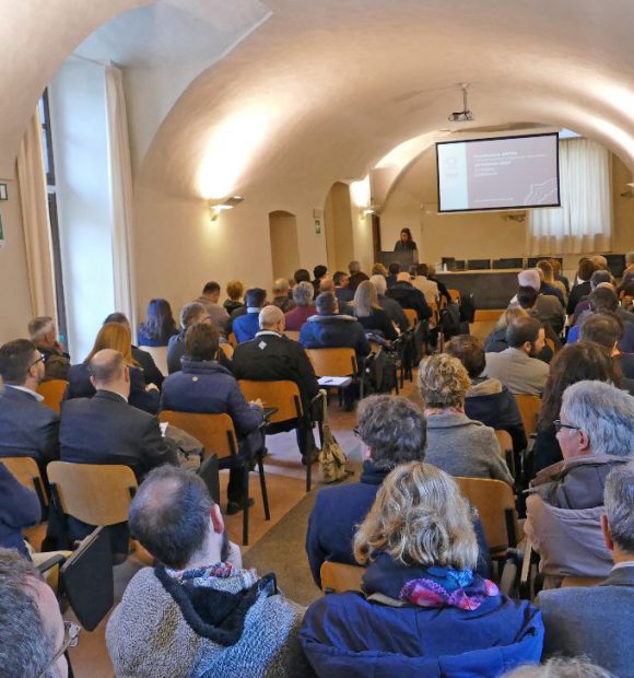 La sala gremita di istituzioni, addetti del settore, appassionati e operatori della comunicazione