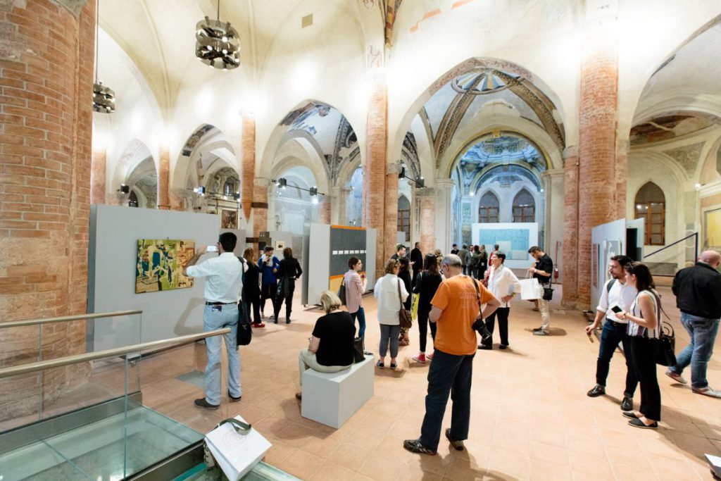 Un'immagine della mostra "Io non amo la natura" in corso nell'ex chiesa di San Francesco a Cuneo