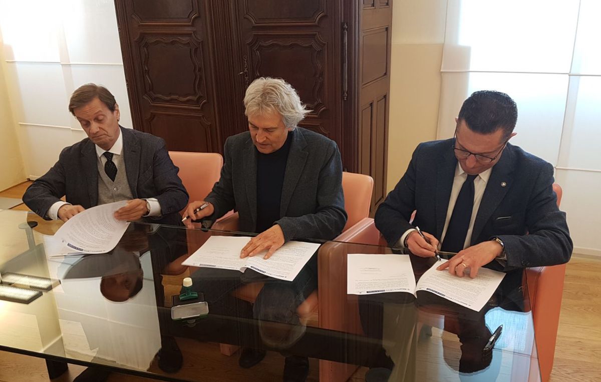 Paolo Mignone, Livio Tomatis e Luca Chiapella firmano il rinnovo della convenzione
