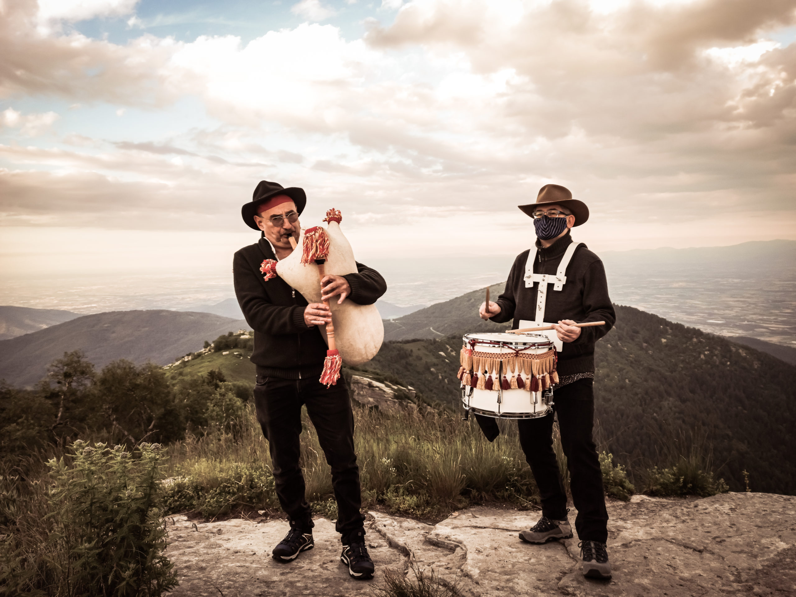 La Bandia: il duo occitano di musiche rituali